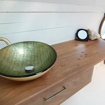 Najade Eco Houseboat Botel