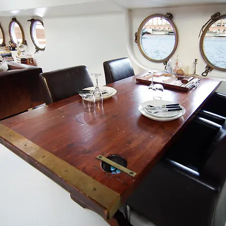 Botel Najade Eco Houseboat